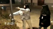 沙雕视频修电线的小姐姐,沙雕视频中的小姐姐巧手翻飞